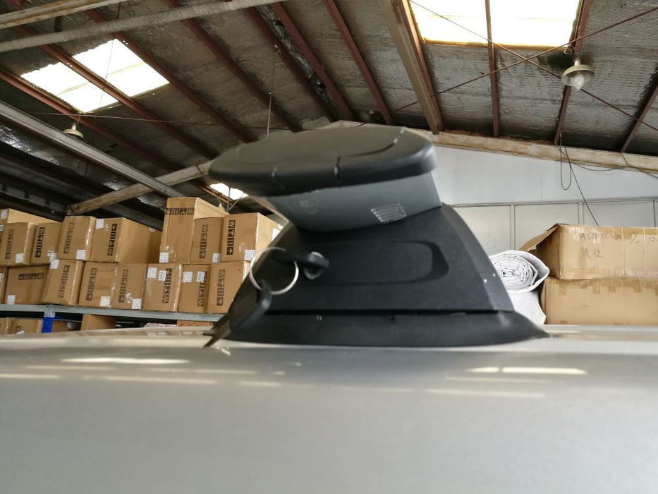 Aluminium Cross bar  ( Roof rack）Silent Designed for Pre Screw Hole on Roof