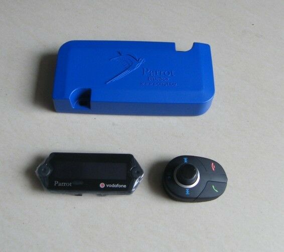 PARROT MK6100 BLUETOOTH HANDSFREE STEREO CAR KIT PHONE TEXT MUSIC WIRELESS