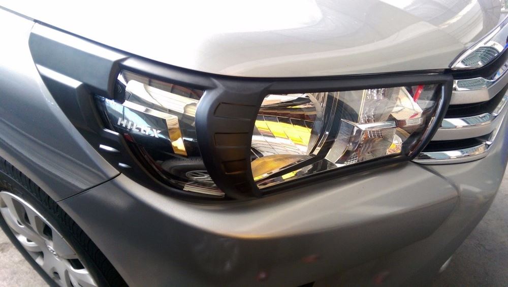 HEAD LIGHT COVER  (MATTE BLACK) ( Pair）FOR TOYOTA HILUX SR 2015+