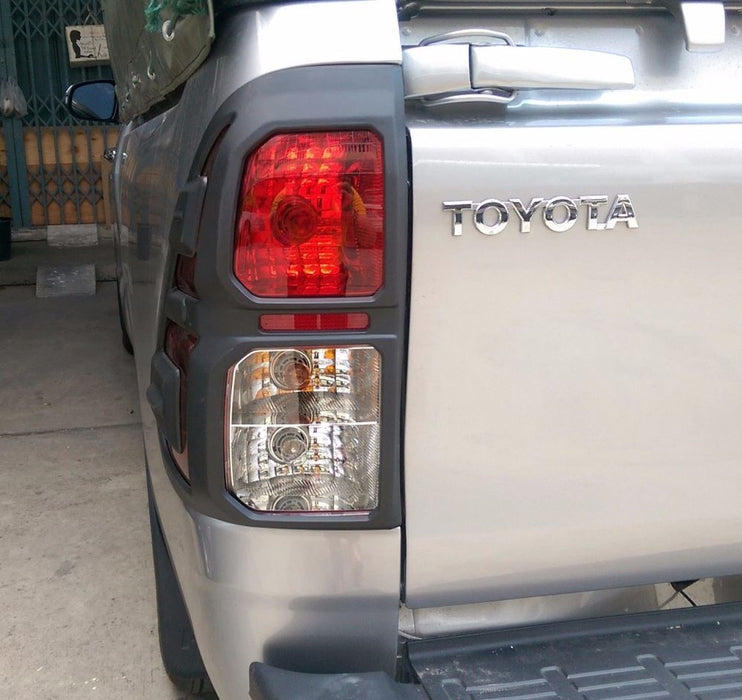TAIL LIGHT COVER  (MATTE BLACK) ( Pair）FOR TOYOTA HILUX 2015+